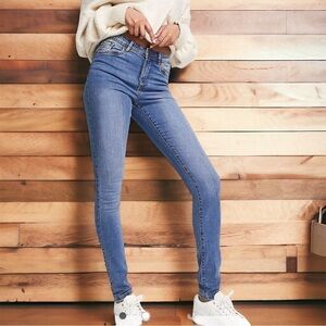 VERO MODA Skinny Tanya Jeans Blue
W29 L32 Model One Slim Fit